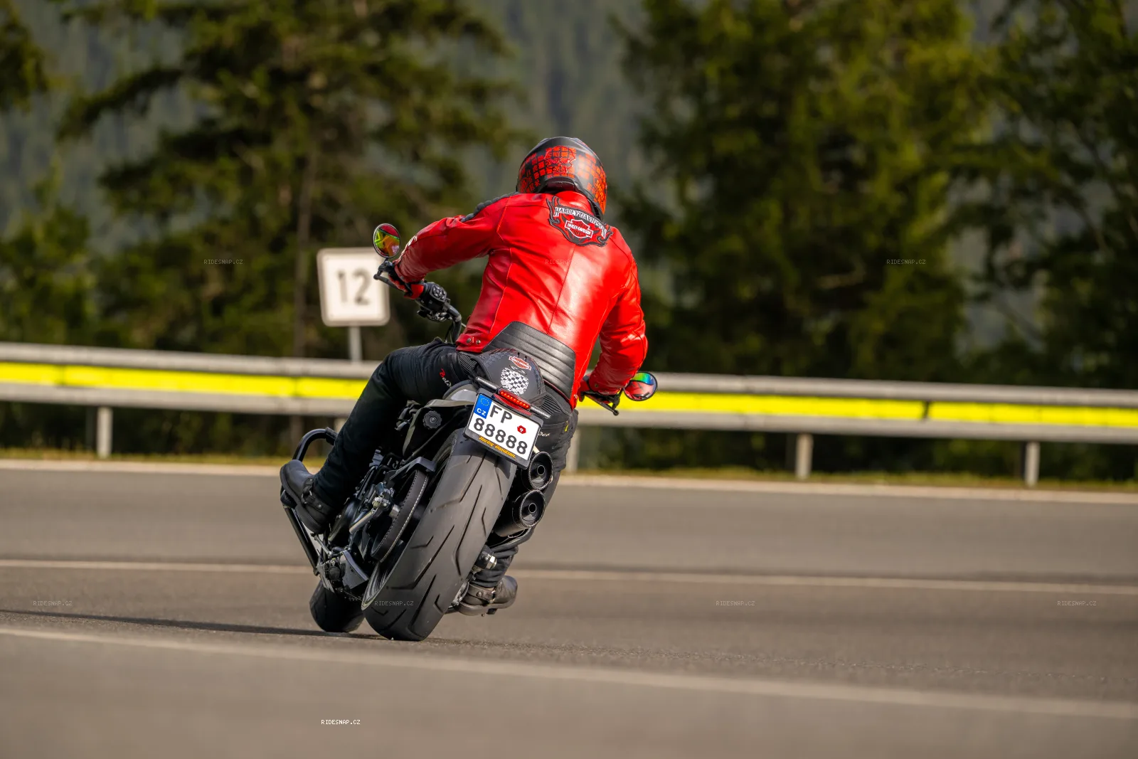 Moto foto 1065