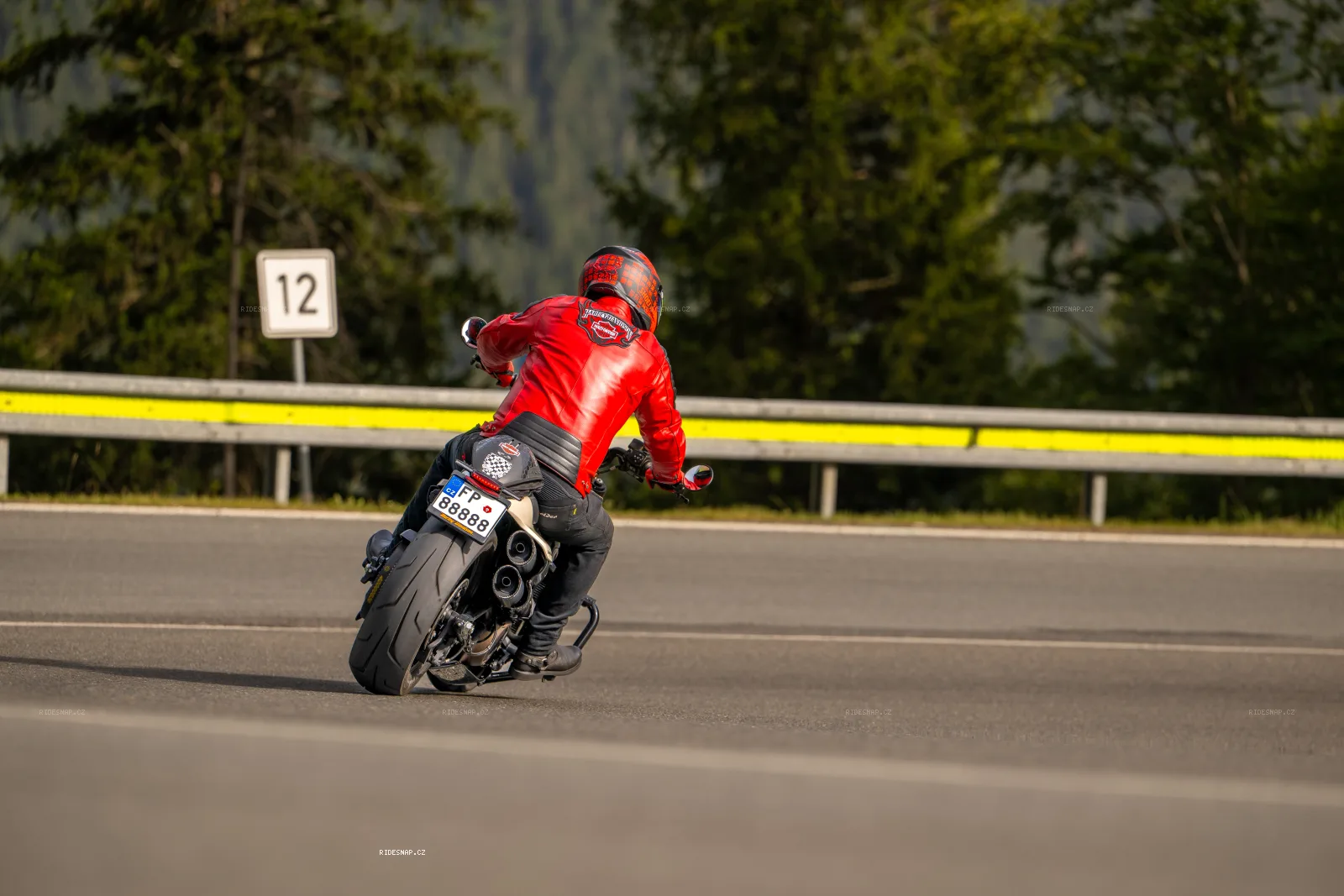 Moto foto 1066