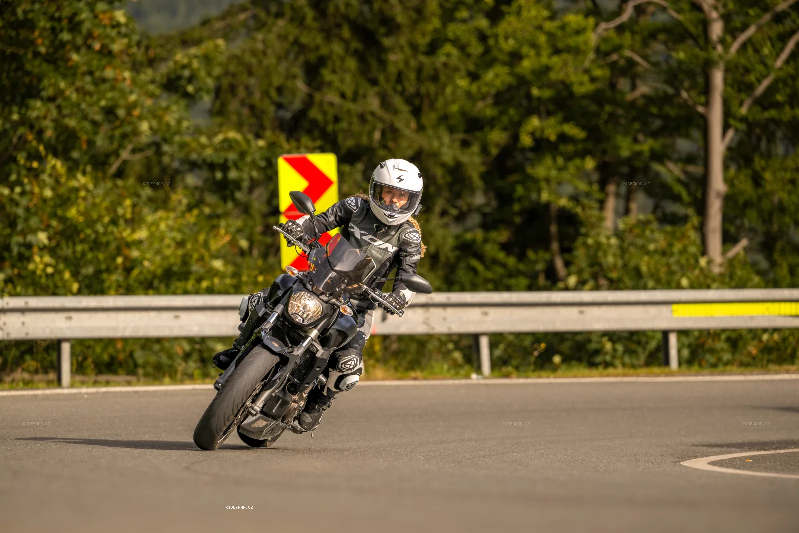 Moto foto 1068