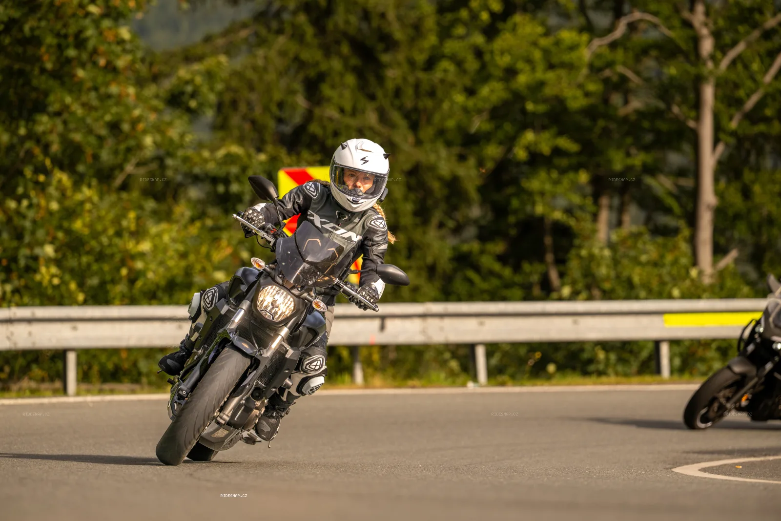 Moto foto 1069