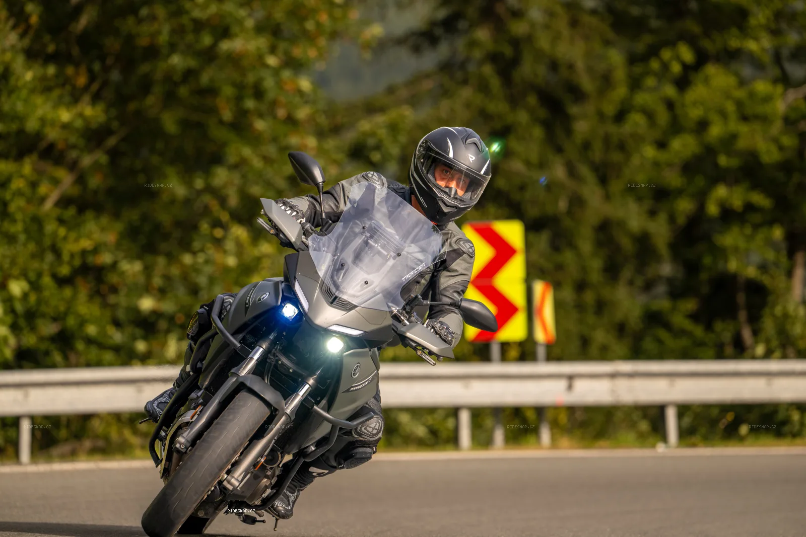 Moto foto 1070