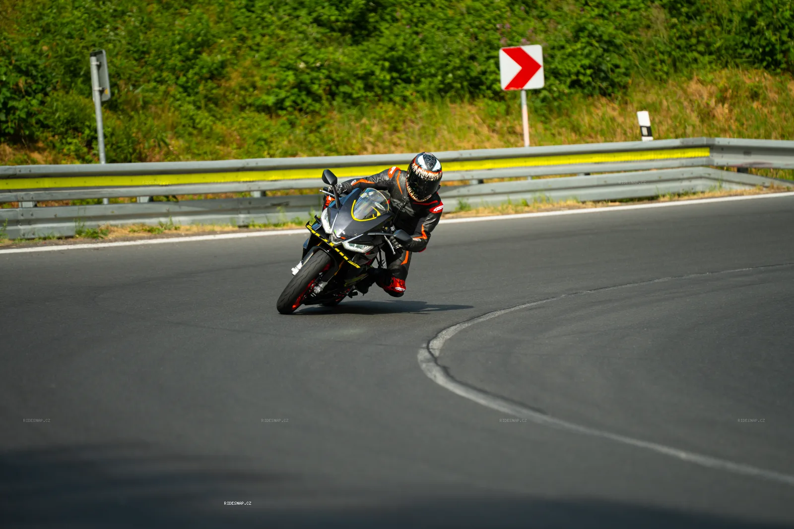 Moto foto 16