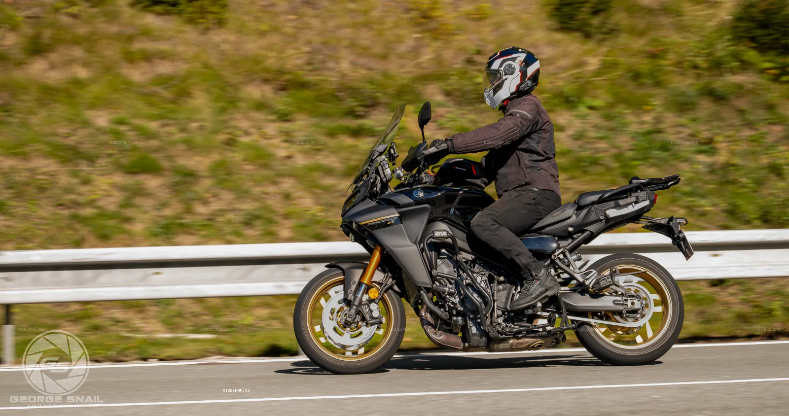 Moto foto 2458