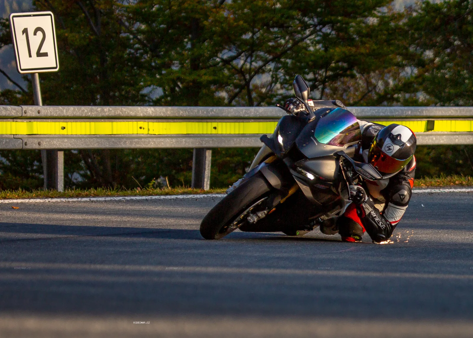 Moto foto 4002