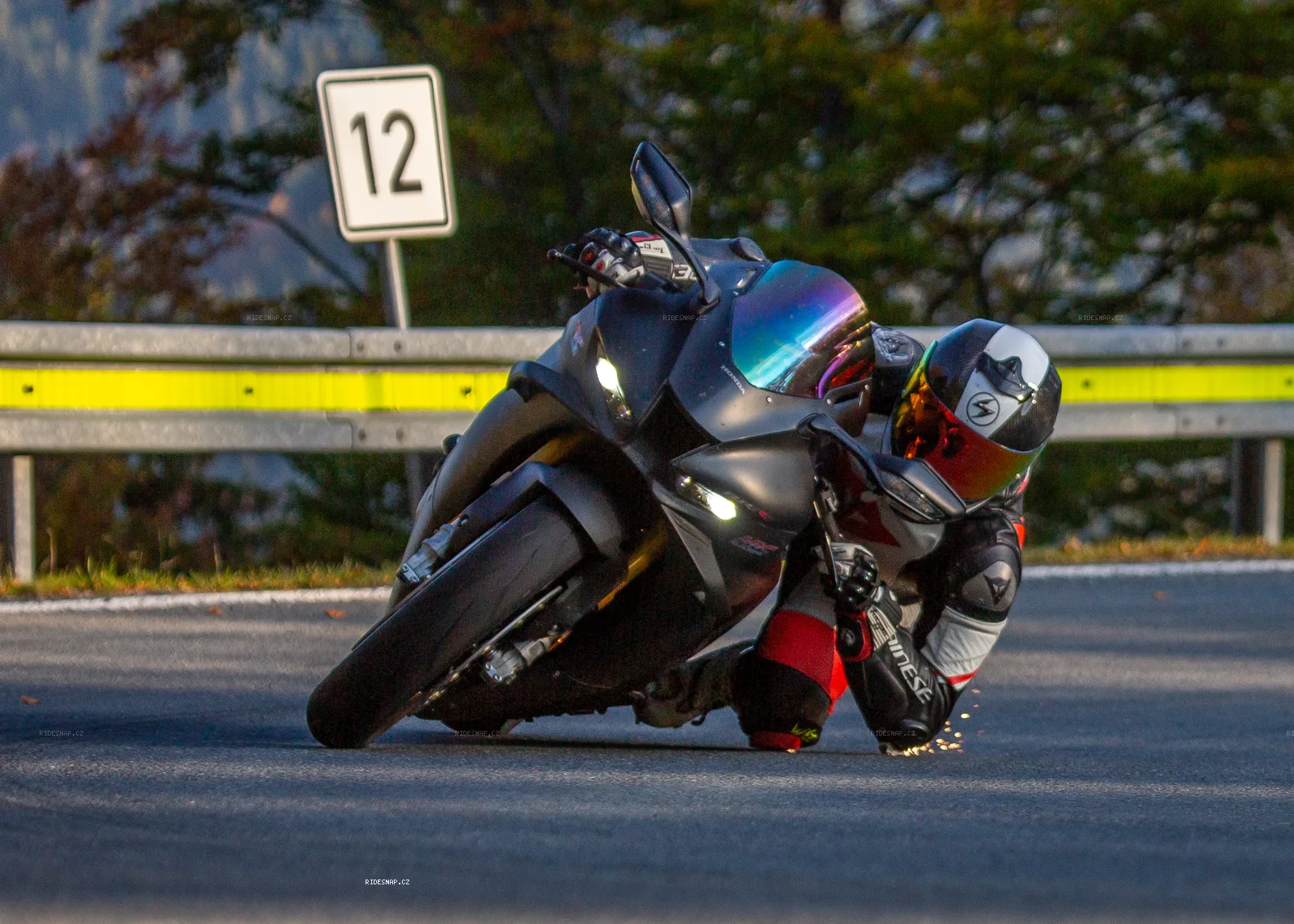 Moto foto 4003