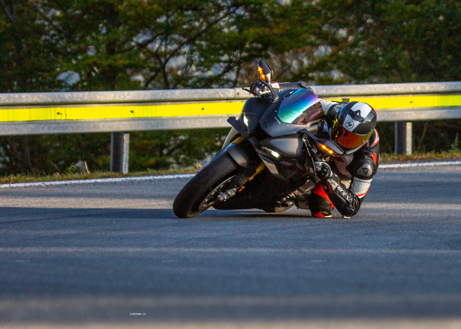 Moto foto 4004