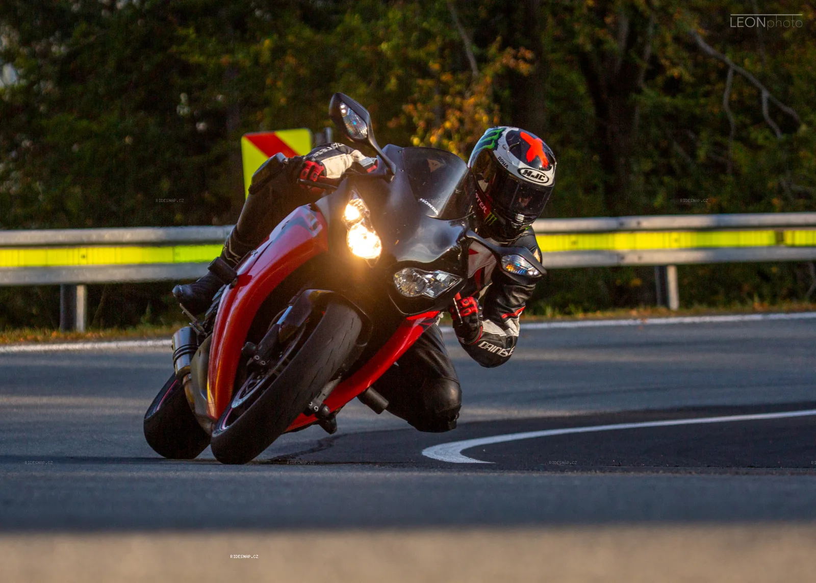 Moto foto 4008